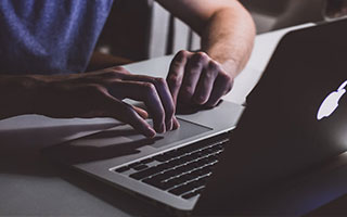 开云体育-中国羽毛球队碾压日本羽毛球队，谌龙送出助攻——荣耀背后的实力硬核