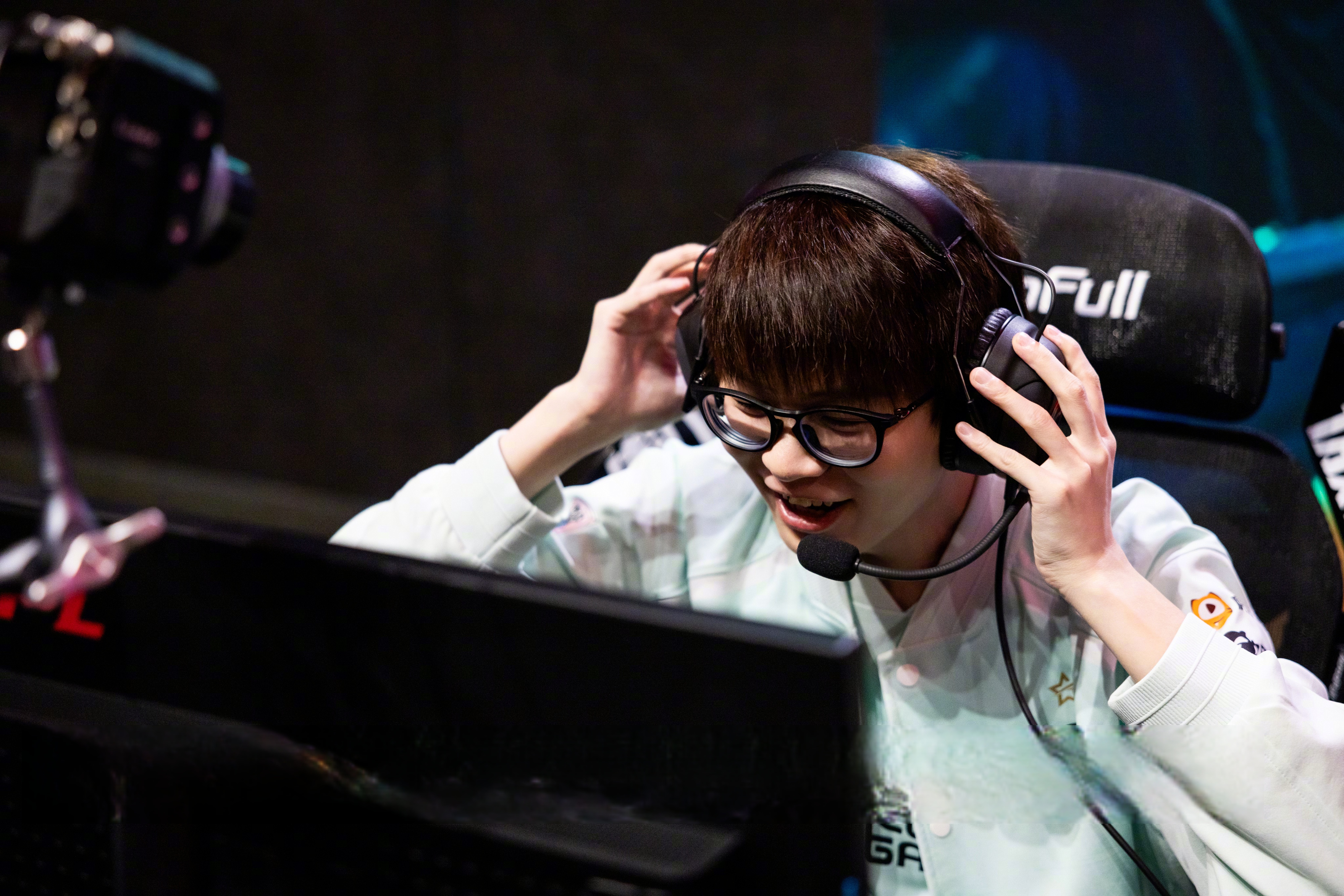 开云平台-G2翻盘WBG，CoreJJ关键团战开团秒人鏖战多局半决赛，成为赛场最大亮点