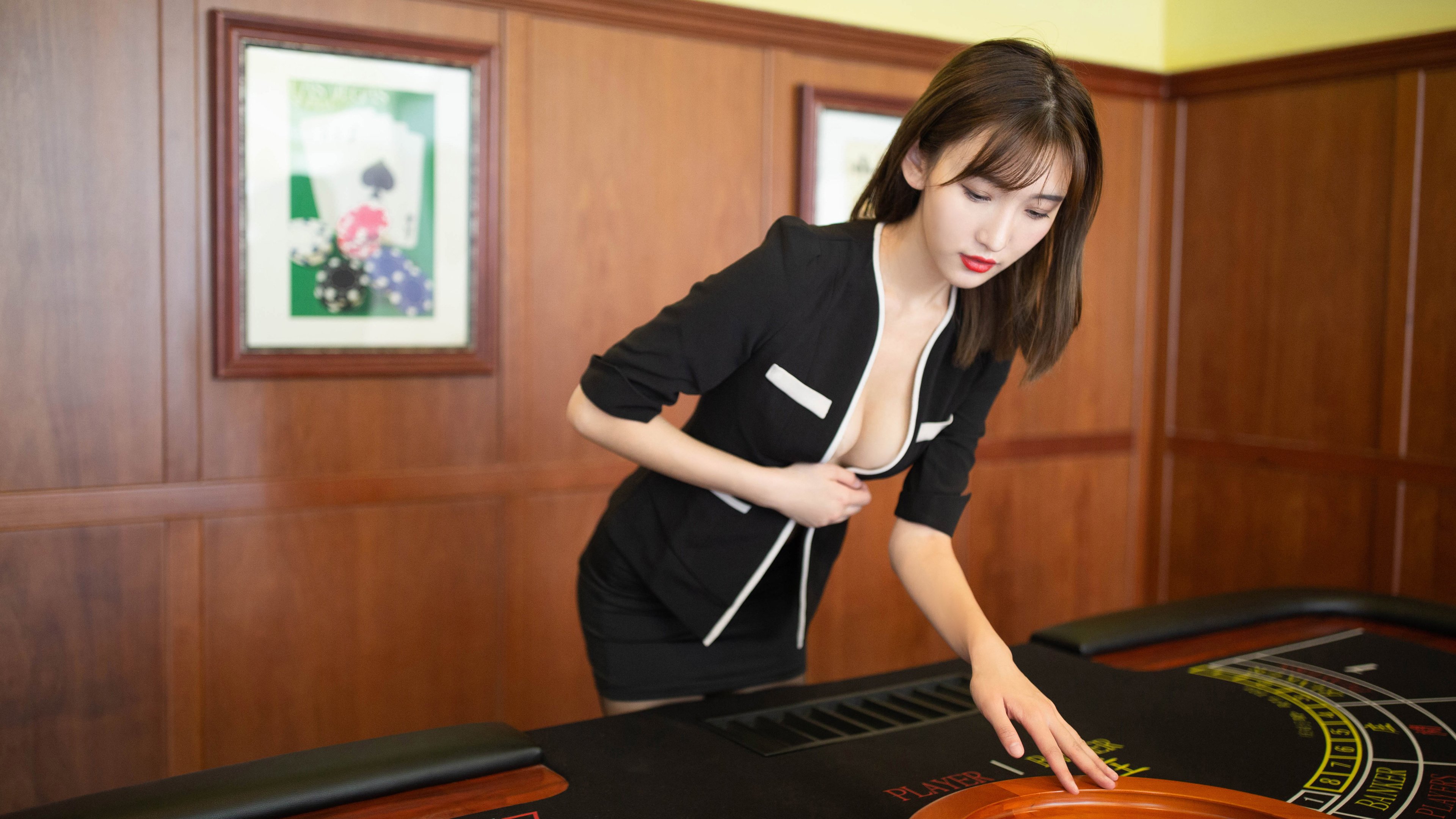 封神之战！韩国天才奥亚尔萨瓦尔东决接管比赛，率队绝境突围英格兰